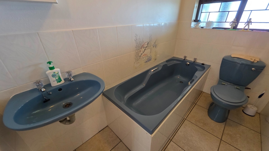 3 Bedroom Property for Sale in Dana Bay Western Cape